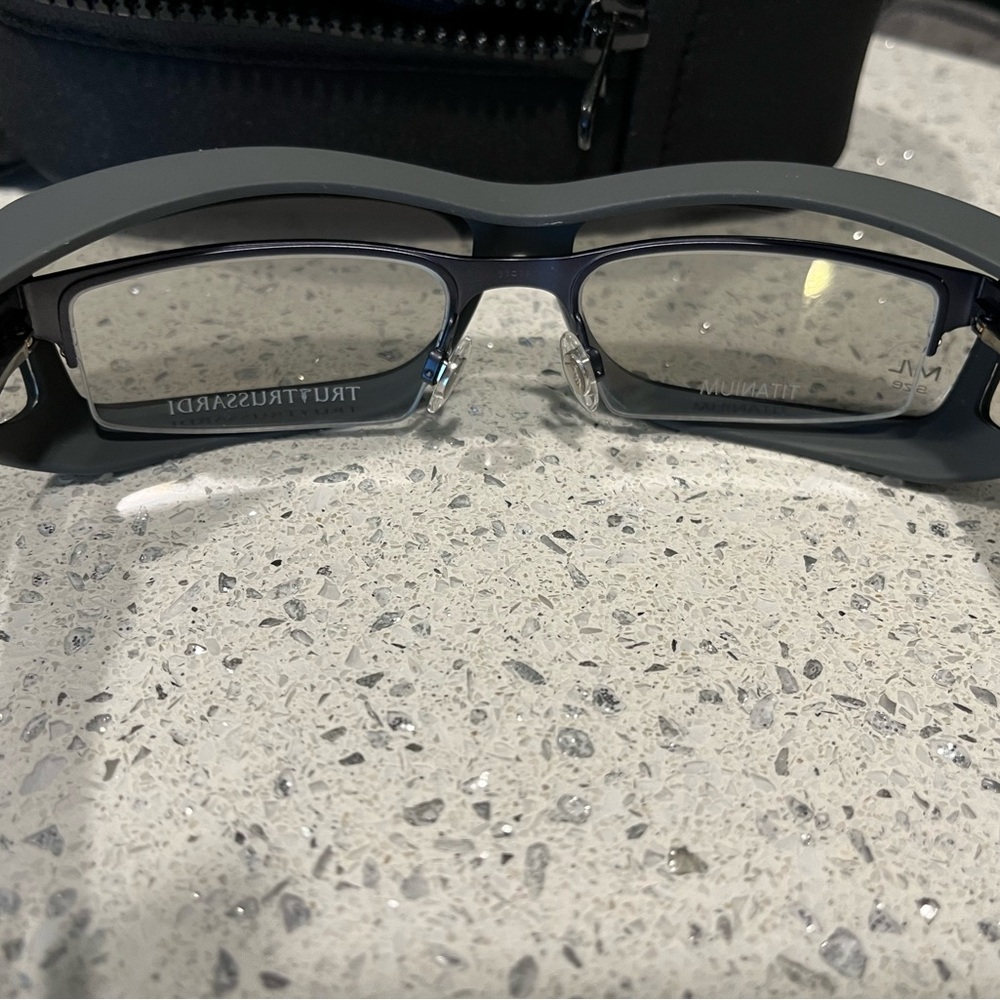 ON SALE $16 from $25-Cocoons Slate Sunglasses / Fitovers with Case - Picture 7 of 8
